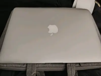 Laptop MacBook Air usada - miniatura 4