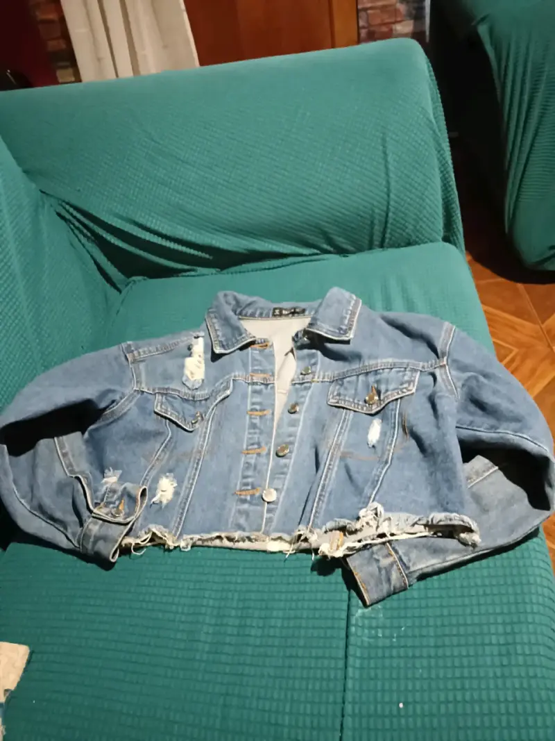 Chaqueta de mezclilla desgastada