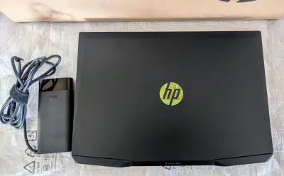 Laptop HP Pavilion negra - miniatura 1