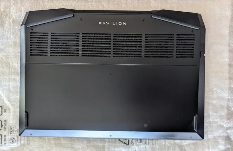 Laptop HP Pavilion negra - 3