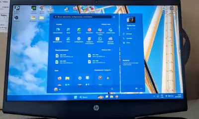 Laptop HP Pavilion negra - miniatura 5