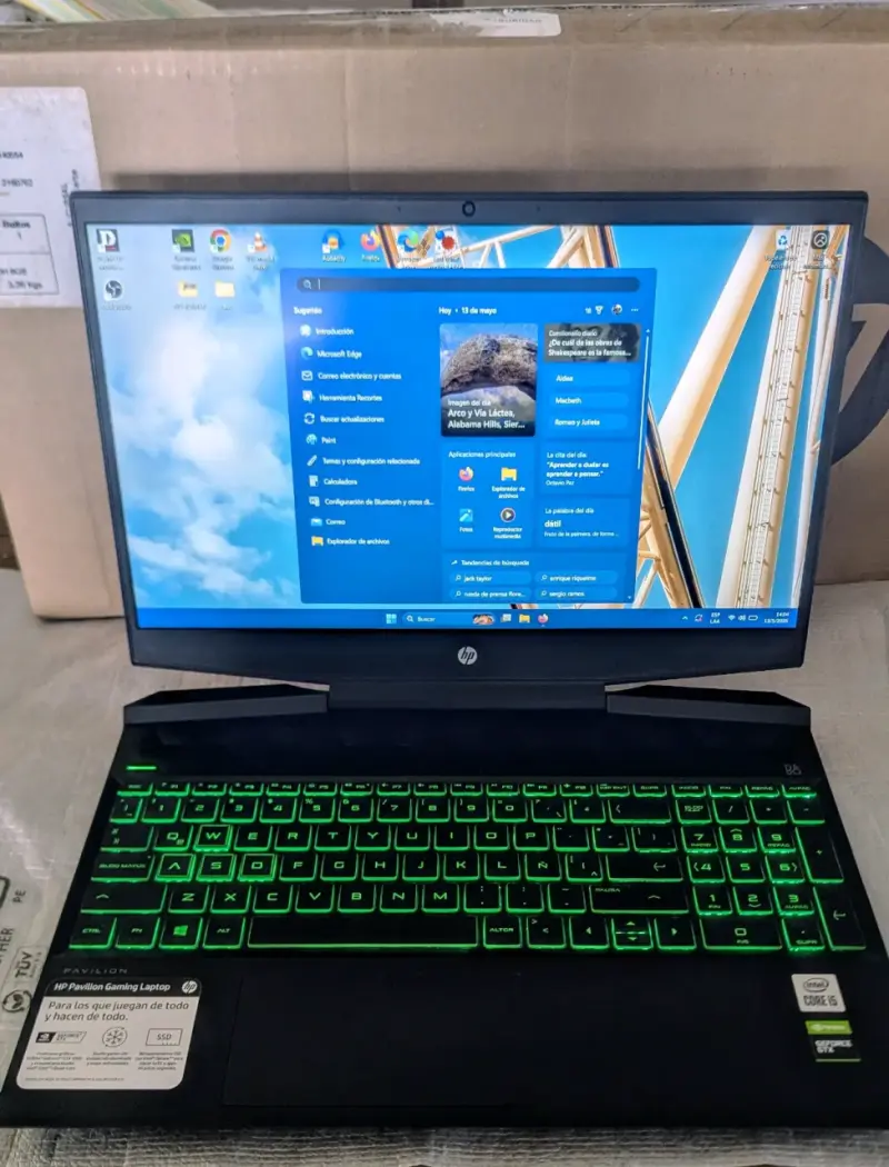 Laptop HP Pavilion negra - 6