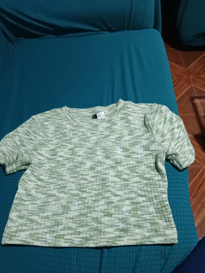 Polera verde jaspeada