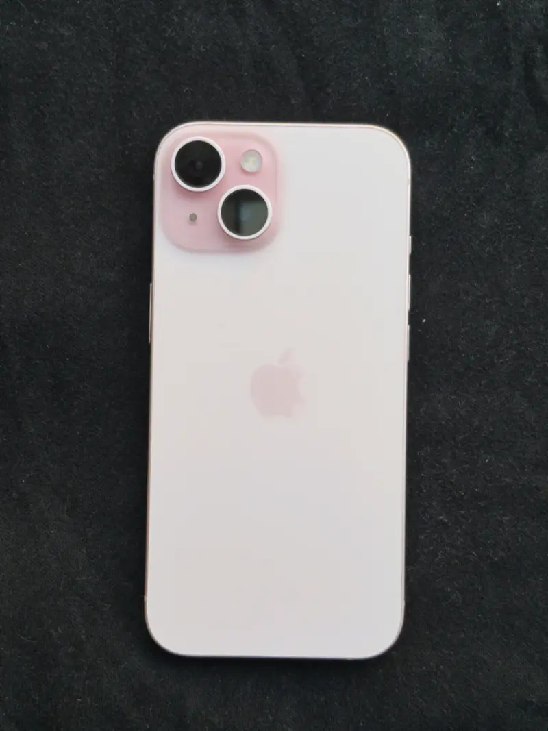 iPhone 15 rosado 128 gb - 1