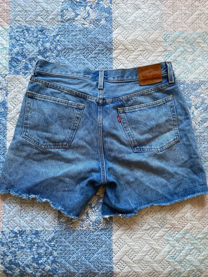 Shorts de mezclilla desgastados - 2