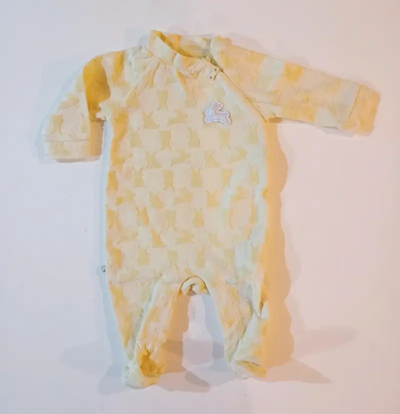 Traje amarillo bebé conejitos