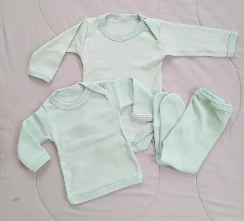Conjunto de ropa amarilla para bebé - 3