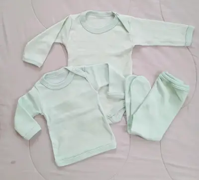 Conjunto de ropa amarilla para bebé - miniatura 3