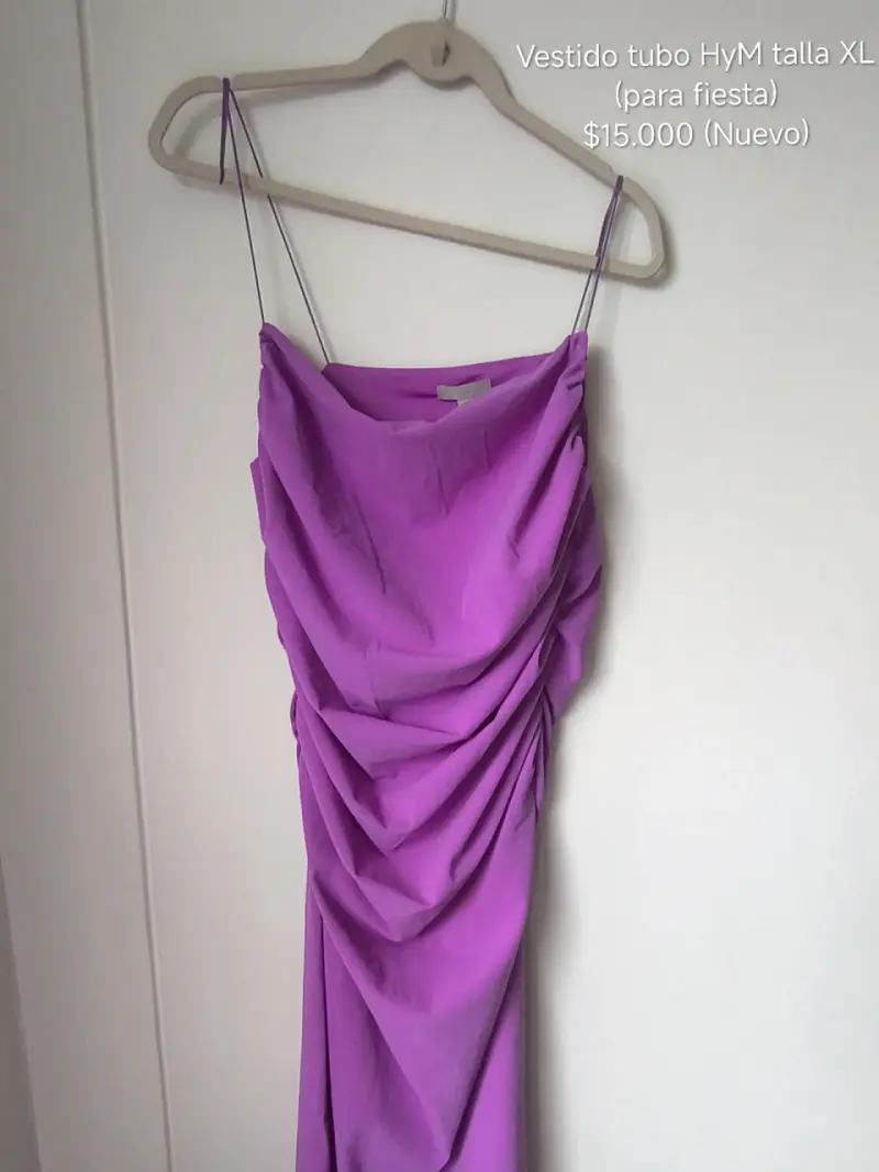 Vestido fucsia con tirantes finos - 2