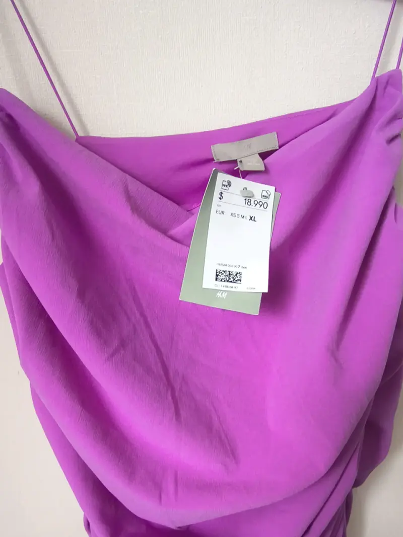 Vestido fucsia con tirantes finos - 4