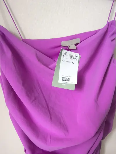 Vestido fucsia con tirantes finos - miniatura 4