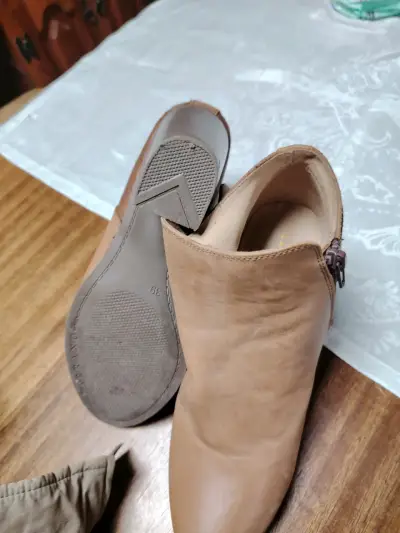 Botines de cuero beige - miniatura 1