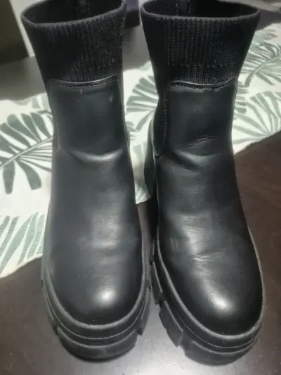 Botines negros con plataforma N38 - miniatura 2