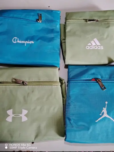 Bolsos deportivos varias marcas - miniatura 1