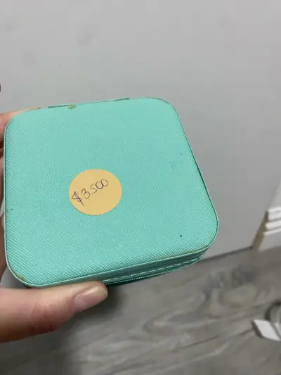 Estuche cuadrado color verde agua - miniatura 2