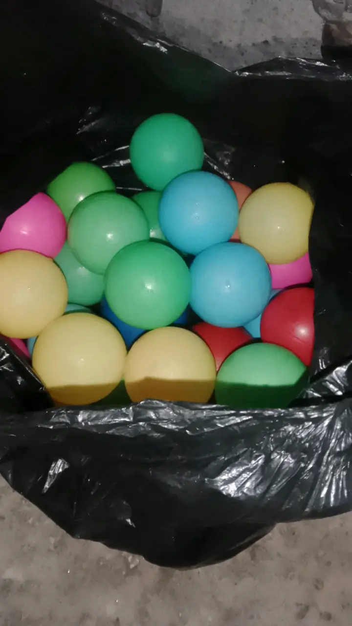 Pelotas de plástico multicolor