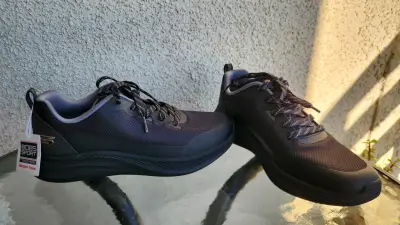 Zapatillas negras diaria o deportiva Skechers - miniatura 1