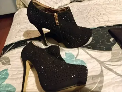 Botines negros con brillo - miniatura 1