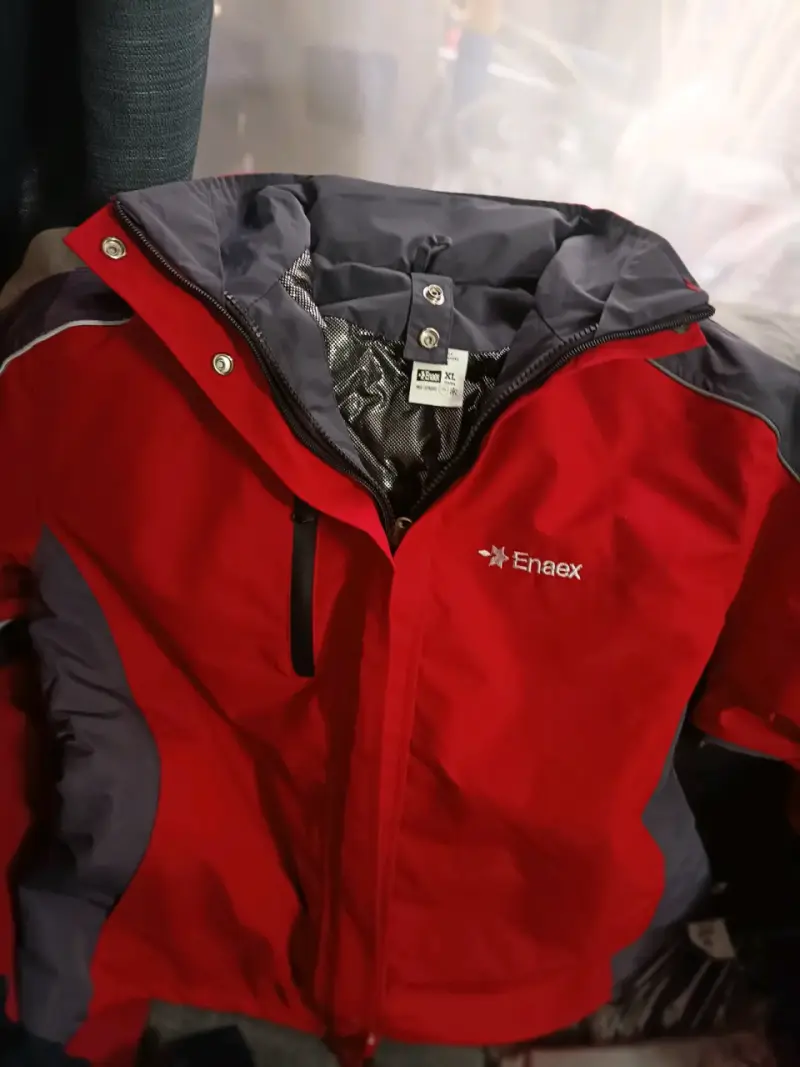 Parka roja con capucha Enaex - 1