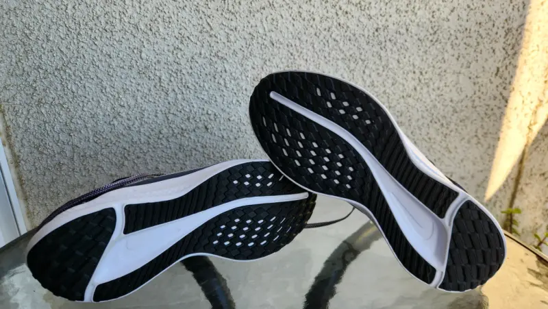 Zapatillas deportivas negras Nike - 4