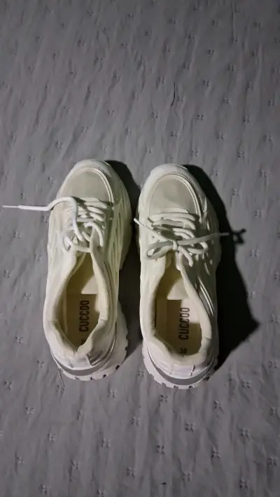 Zapatillas blancas de mujer - miniatura 1