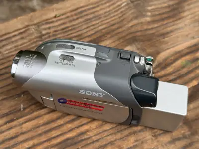 Videocámara Sony Handycam  NighShot look vintage - miniatura 4