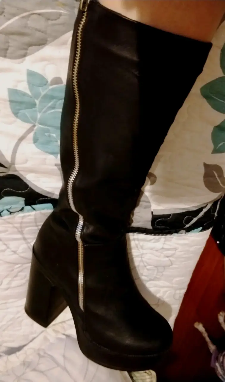 Botas negras de tacón alto - 1