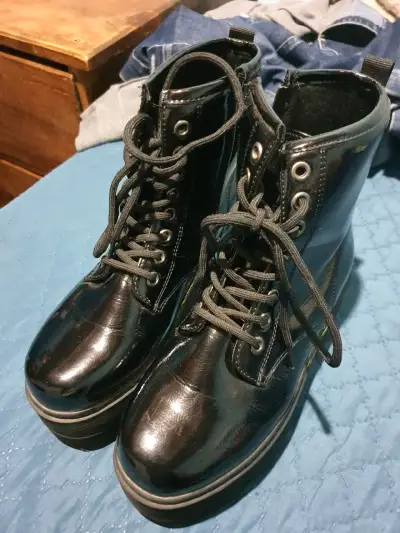 Botas negras de charol con plataforma (6 cm) - miniatura 3