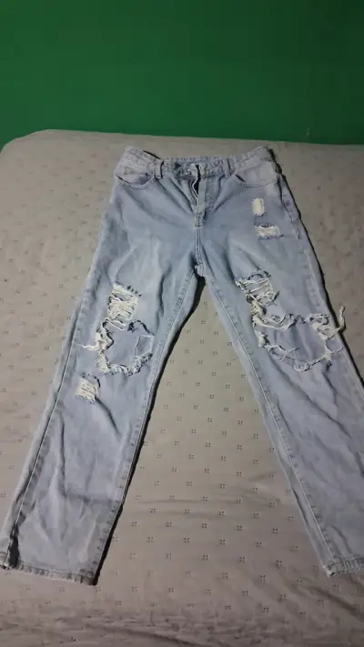 Jeans rasgados celestes - miniatura 1