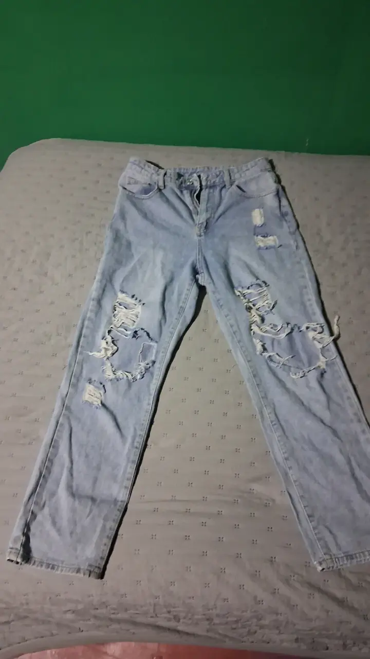 Jeans rasgados celestes - 2