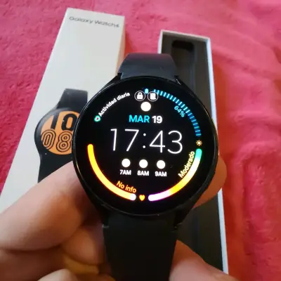 Reloj inteligente Galaxy Watch4 - miniatura 1