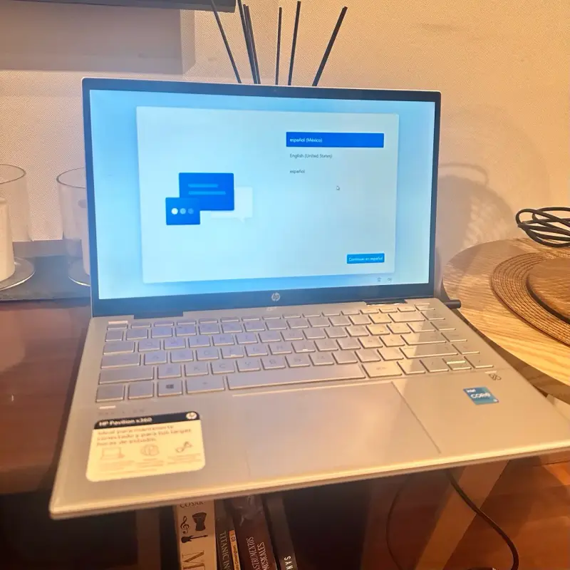 Laptop HP Pavilion 14-dy0501la