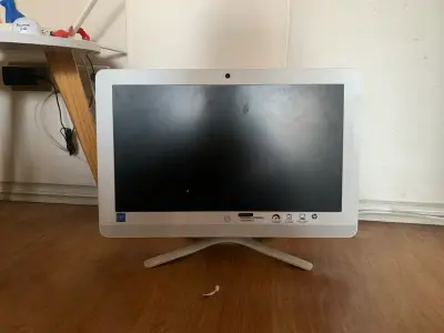 Computador todo en uno HP - miniatura 1