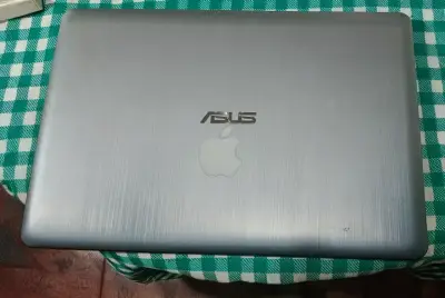 Notebook ASUS en buen estado - miniatura 2