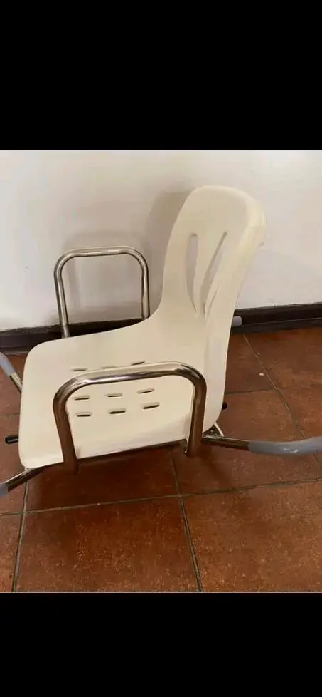 Silla de ducha con respaldo - 3