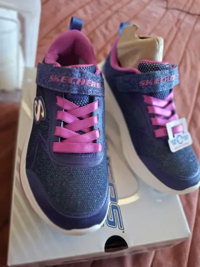 Vendo zapatillas mujer 38 y zapatillas de niña n28 - miniatura 2