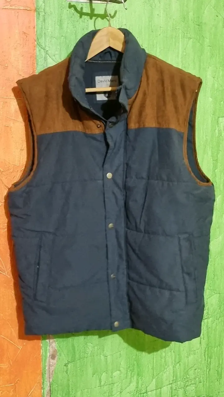 Chaqueta sin mangas azul y café - 1