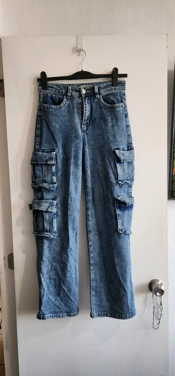 Jeans cargo azul clásico