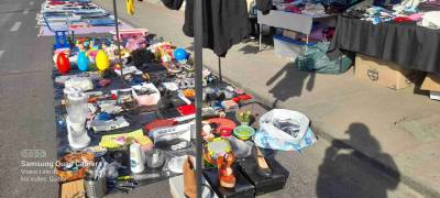 Vendo mercancía, nueva y usada, toldo y mesas - miniatura 3