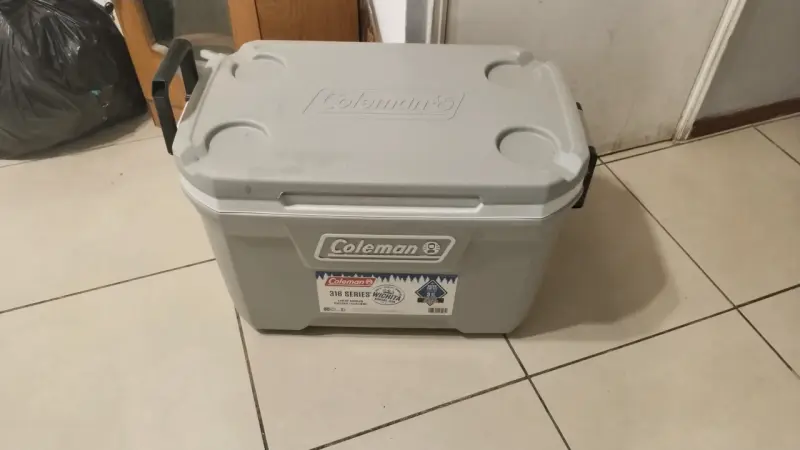 Hielera Coleman 316 Series gris - 2