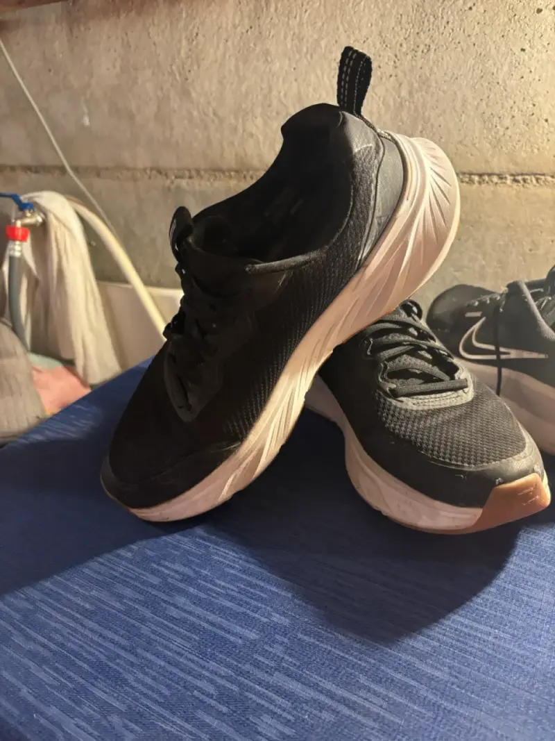 Zapatillas negras Nike,skeachers y fila deportivas - 6