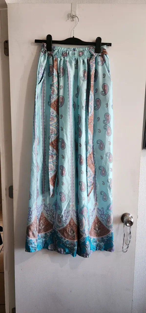 Pantalon azul estampada