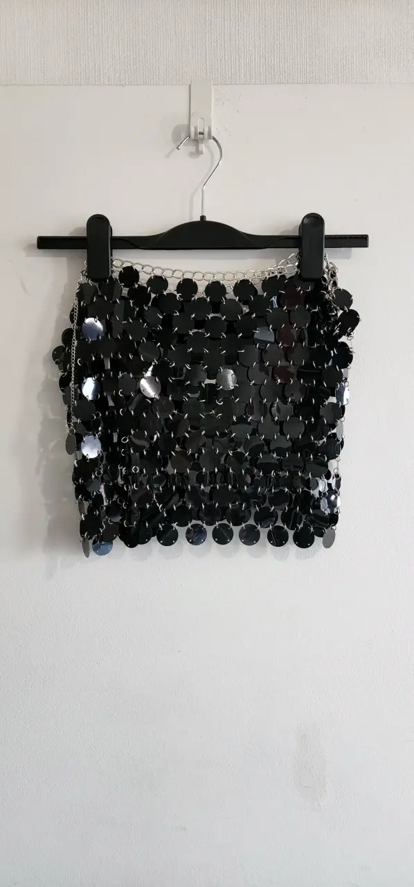 Falda negra con lentejuelas