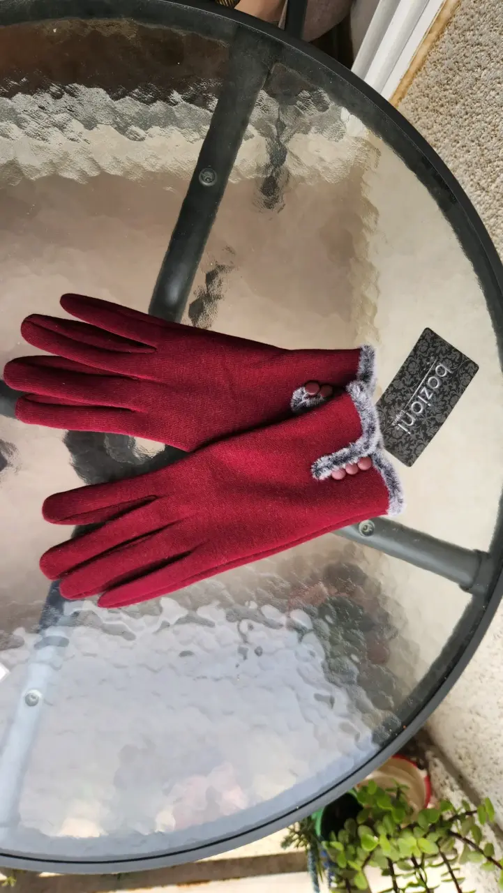 Guantes rojos con botones - 2