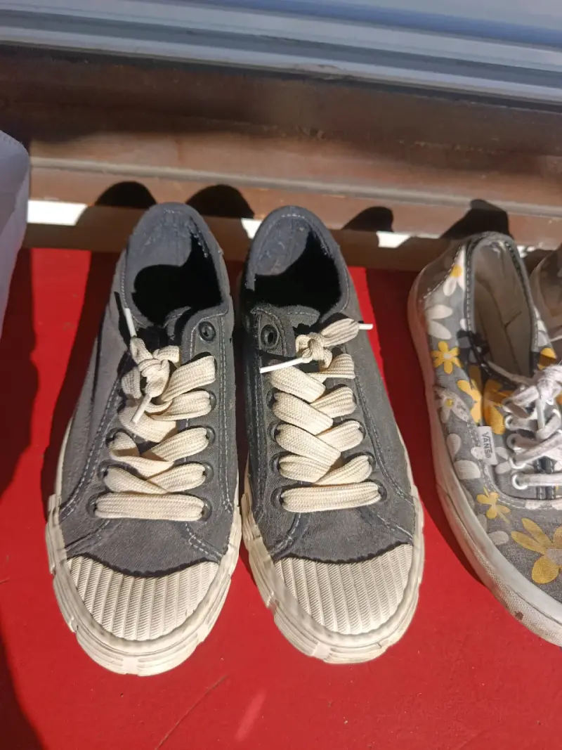 Zapatillas estampado floral gris - 2