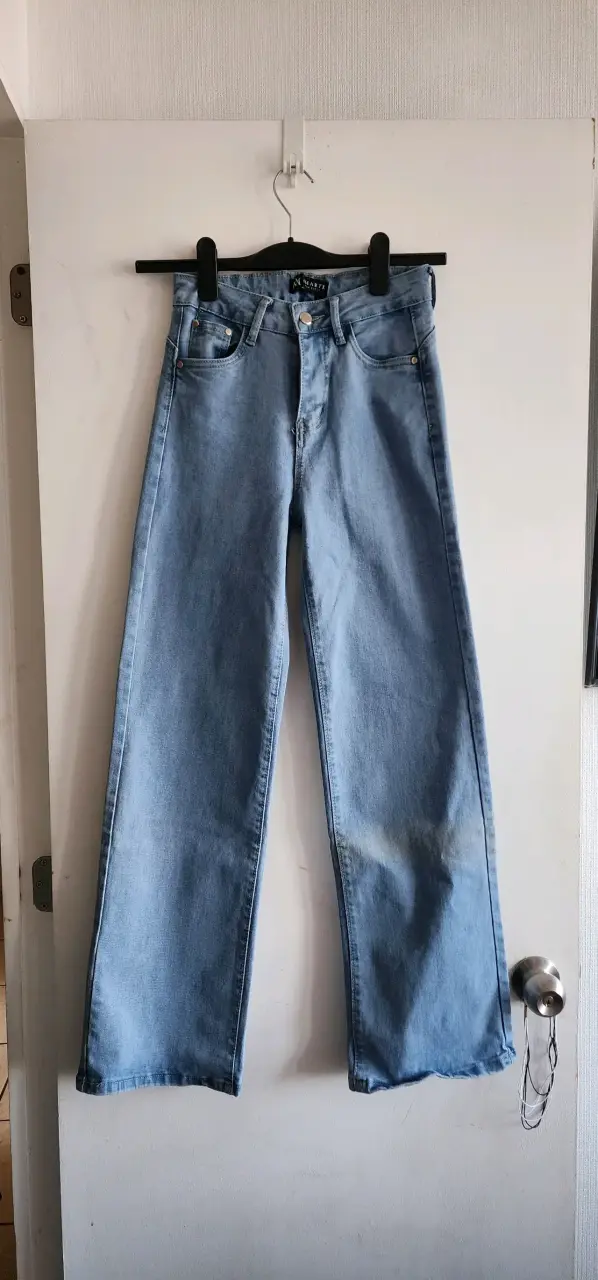 Jeans azul claro talle alto