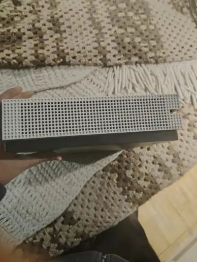 Consola de videojuegos compacta - miniatura 1