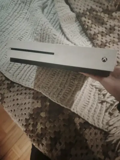 Consola de videojuegos compacta - miniatura 2