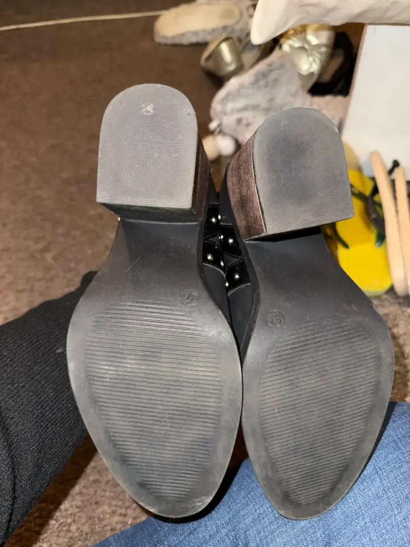 Botines negros con tachuelas - 5