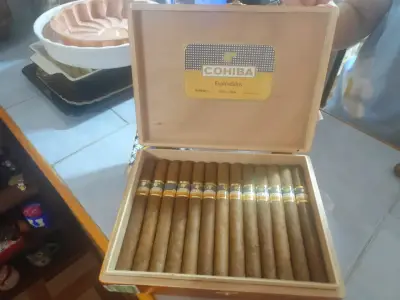 Caja de puros Cohiba robustos - miniatura 2